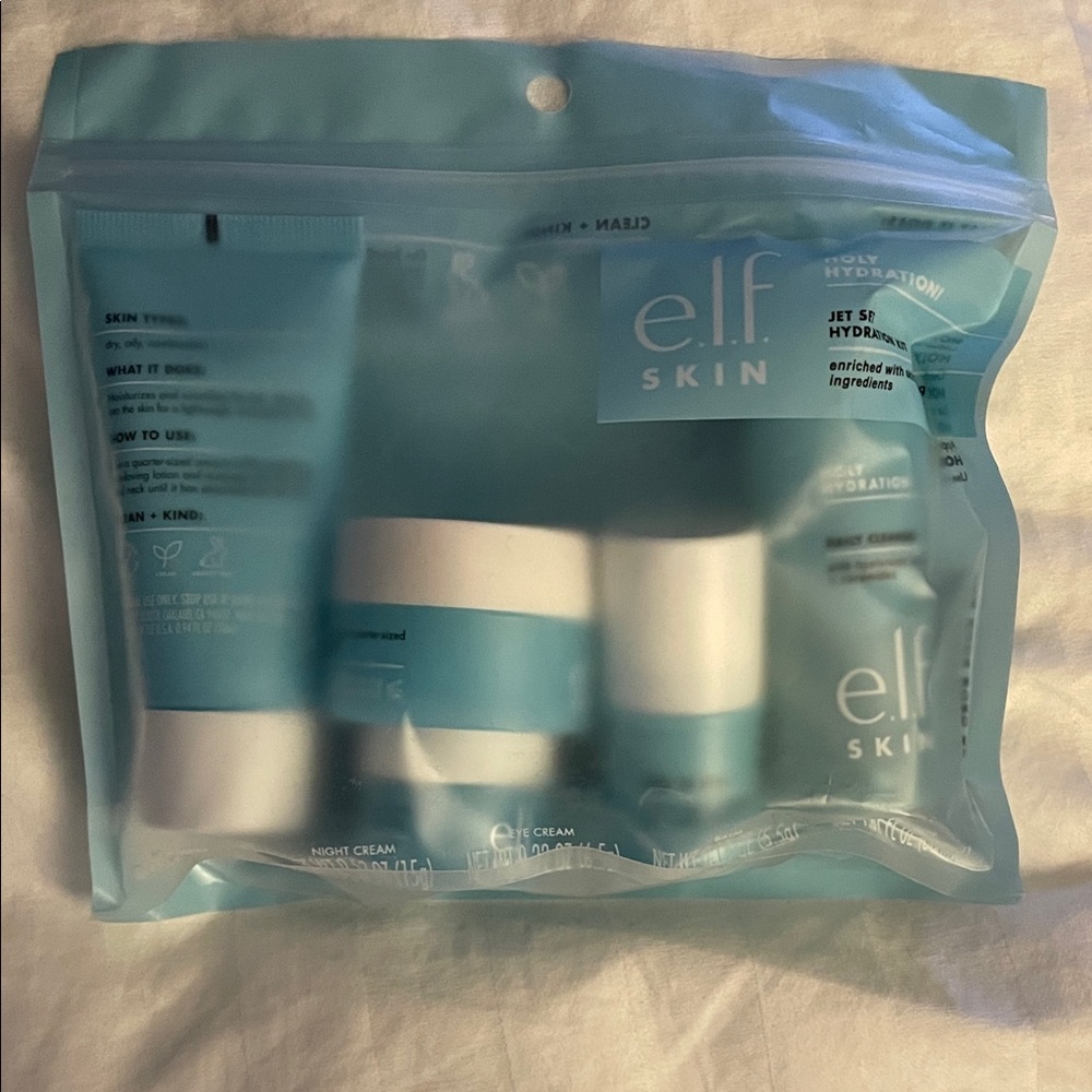 ELF Skincare Set in Blue and White
